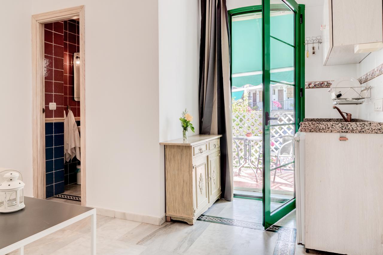Hostal Alegre Nerja Esterno foto
