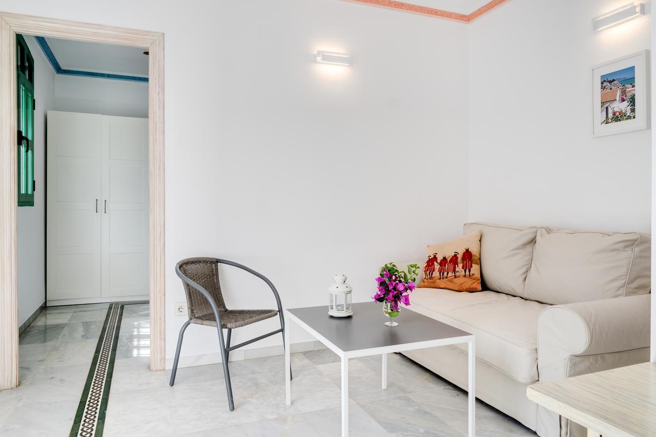 Hostal Alegre Nerja Esterno foto