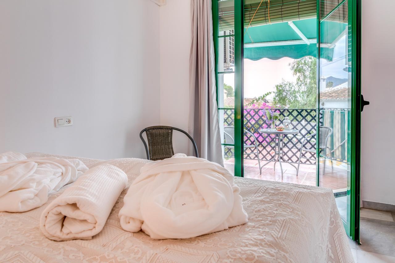 Hostal Alegre Nerja Esterno foto
