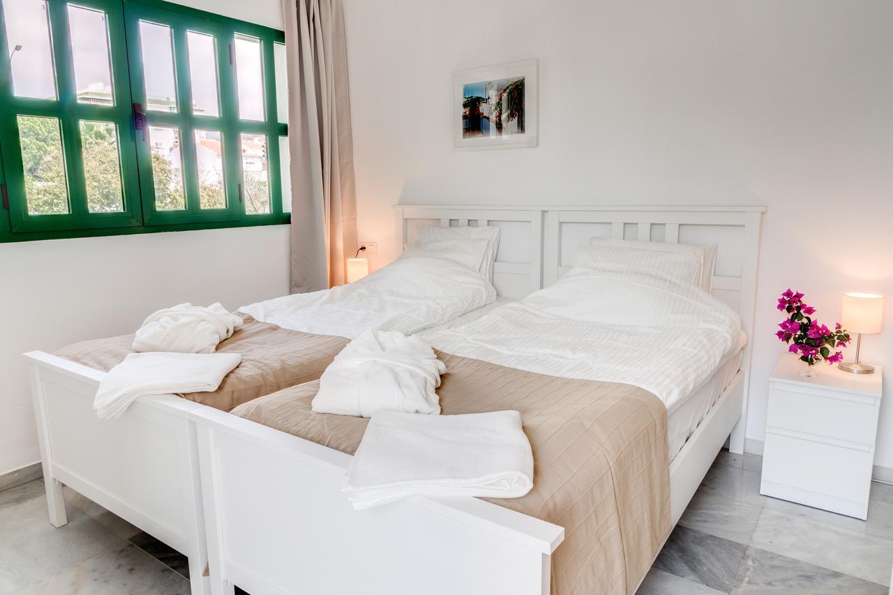 Hostal Alegre Nerja Esterno foto