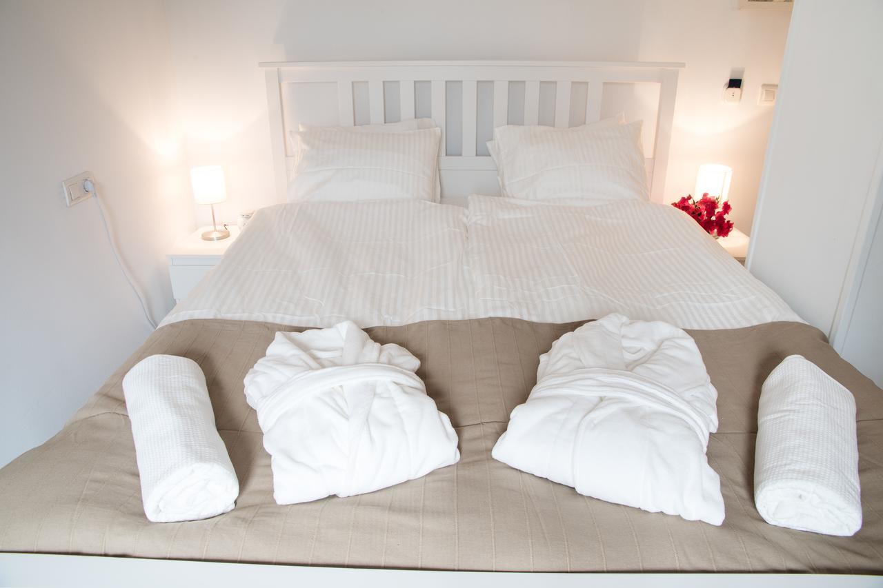 Hostal Alegre Nerja Esterno foto
