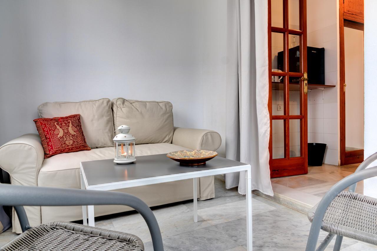 Hostal Alegre Nerja Esterno foto